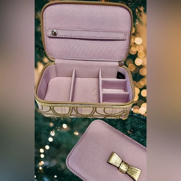 Coach Jewelry Box Zip Around/Divided Sections EUC Lavender&tan plaid w/kissingCs - Picture 3 of 10